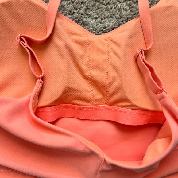 Athleta I Coral V Neck Crop Tank Top I Size L I Built-In Bra, Adjustable Strap - Picture 7 of 9